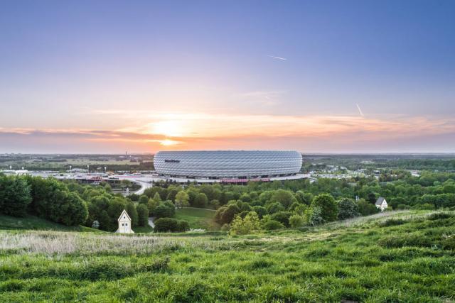 曝考辛斯打超三月薪35万美元 还要求带上家属