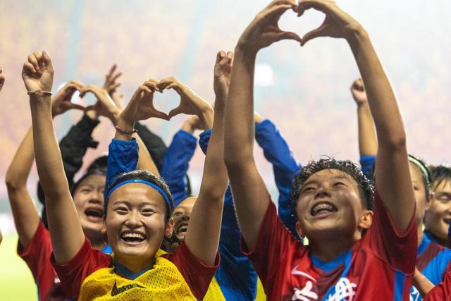 欧联-霍伊伦梅开二度加纳乔破门 曼联3-2胜