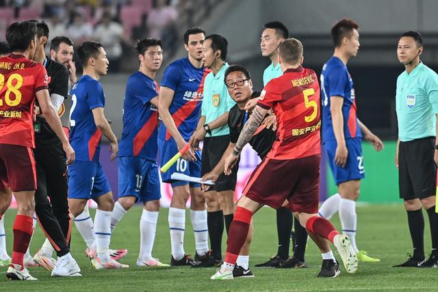 英媒：热刺最大的问题是列维，他根本不在乎输赢